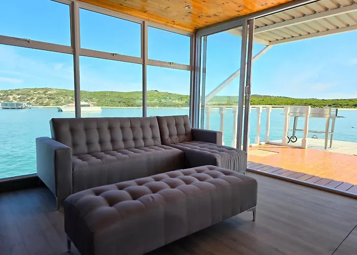 Kraalbaai Lifestyle House Boats