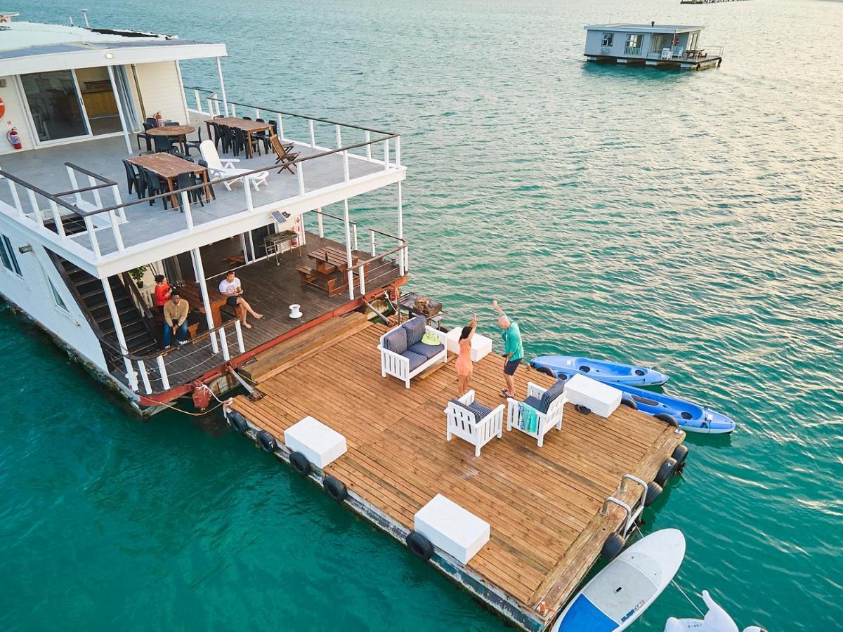Kraalbaai Lifestyle House Boats Botel *
