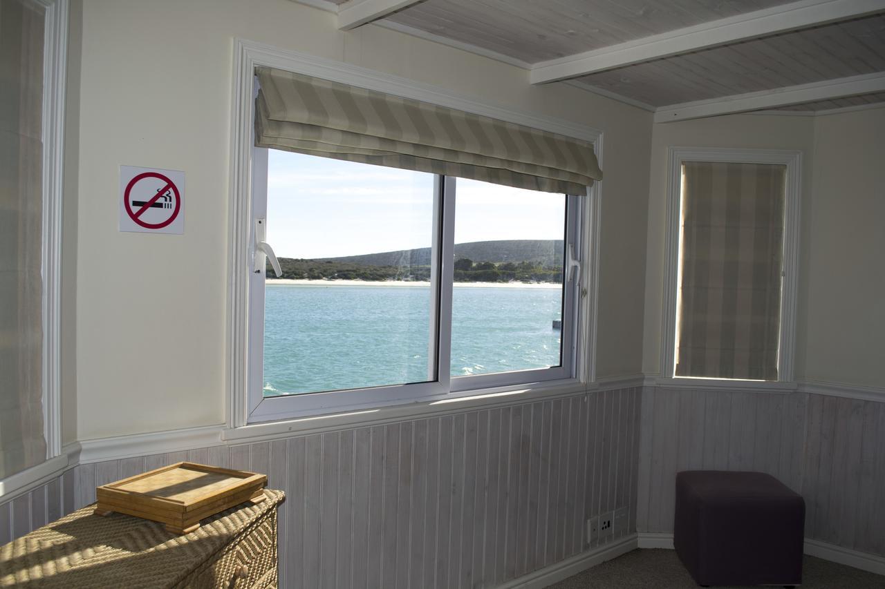 Kraalbaai Lifestyle House Boats * Langebaan