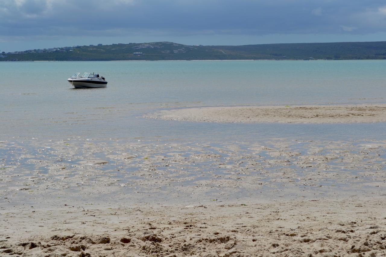 Kraalbaai Lifestyle House Boats *