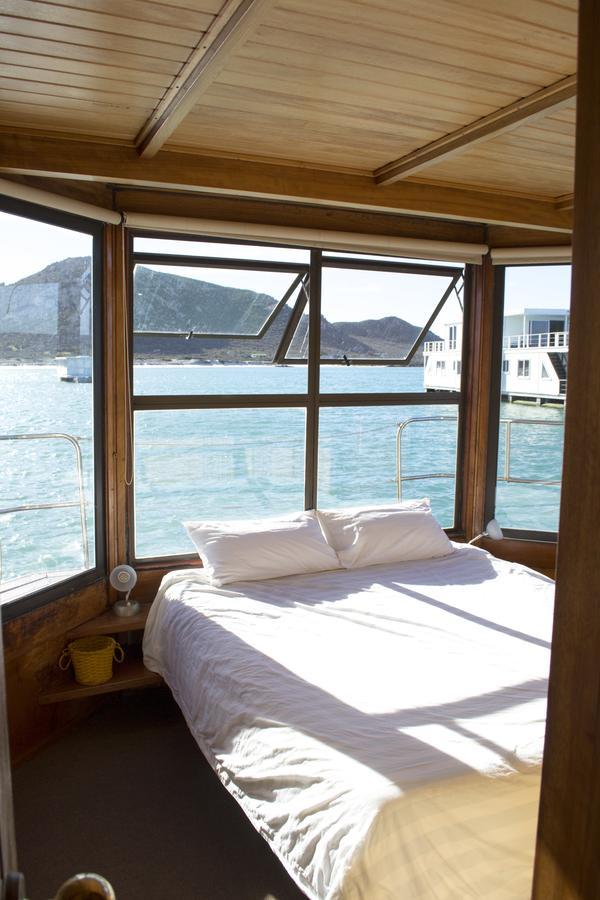 Kraalbaai Lifestyle House Boats Botel *